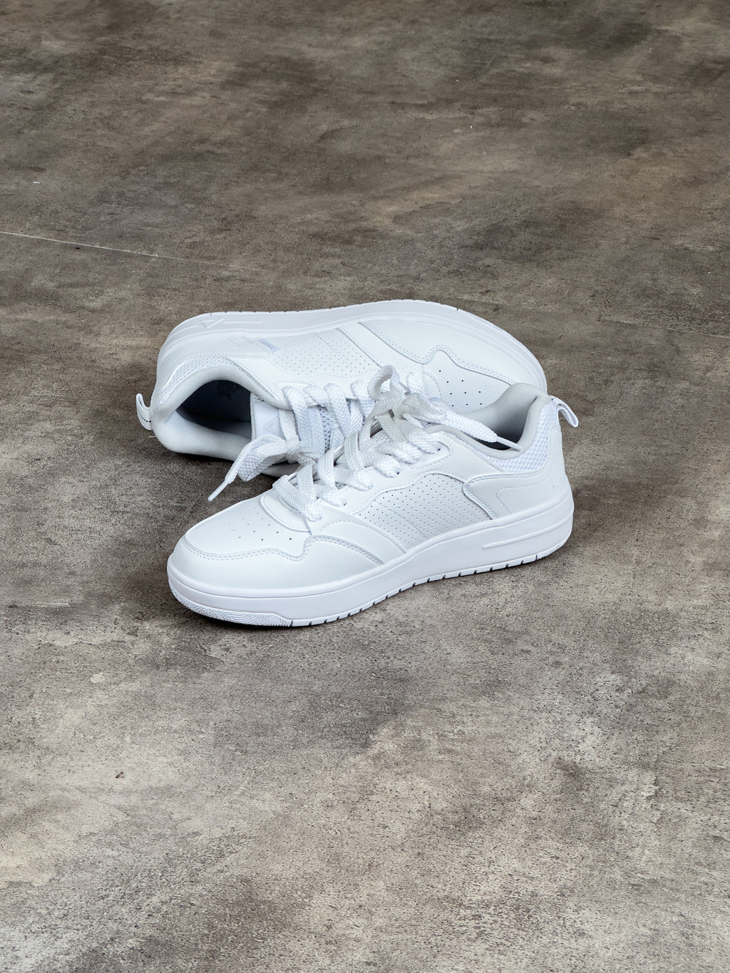 Basket Peak classic flat shoes