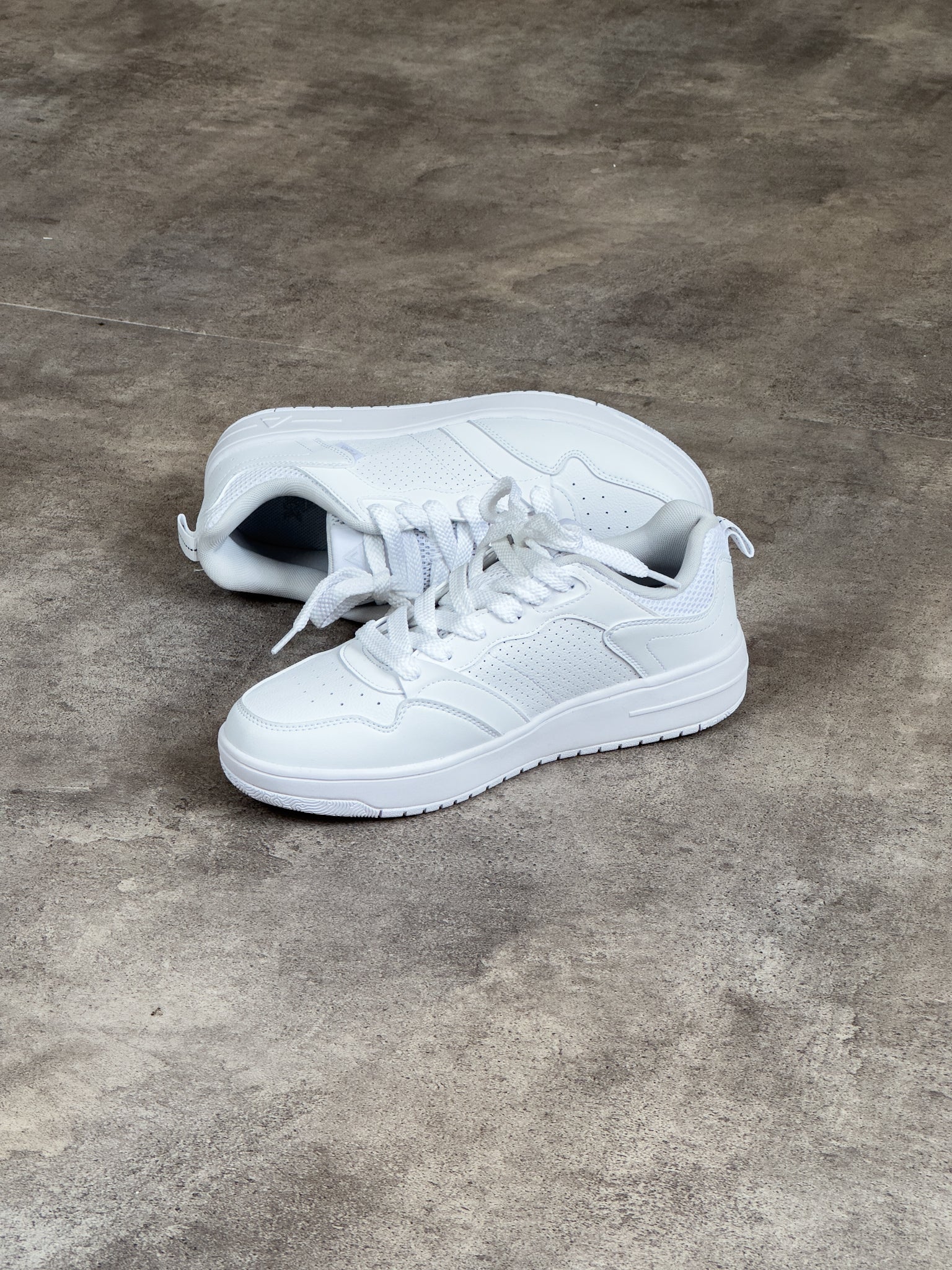Basket Peak classic flat shoes