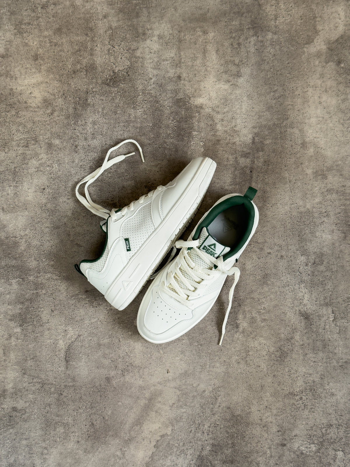 Basket Peak classic flat shoes